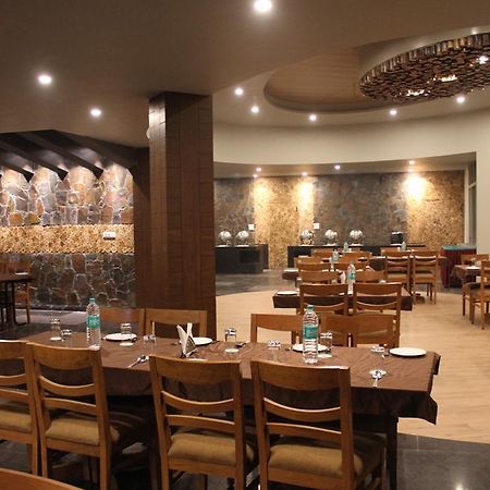 Corbett Suman Grand Hotel Corbett National Park ภายนอก รูปภาพ