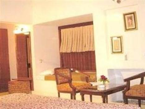 Corbett Suman Grand Hotel Corbett National Park ภายนอก รูปภาพ