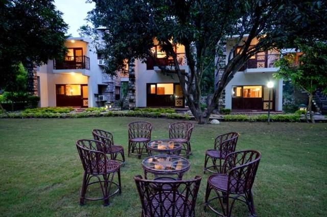 Corbett Suman Grand Hotel Corbett National Park ภายนอก รูปภาพ