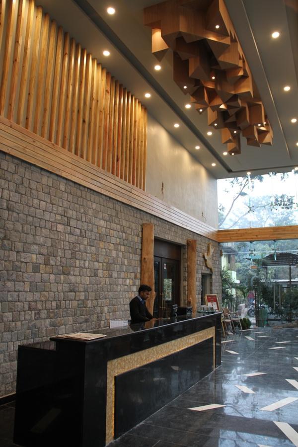 Corbett Suman Grand Hotel Corbett National Park ภายนอก รูปภาพ