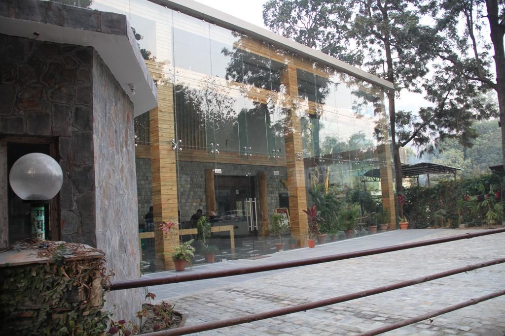 Corbett Suman Grand Hotel Corbett National Park ภายนอก รูปภาพ