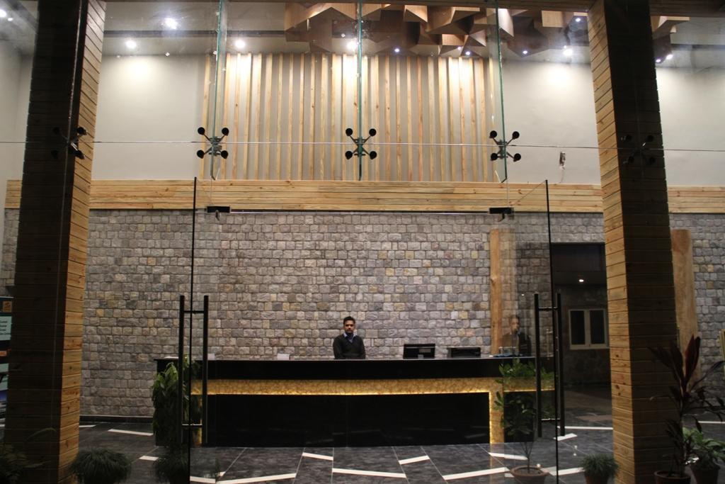 Corbett Suman Grand Hotel Corbett National Park ภายนอก รูปภาพ